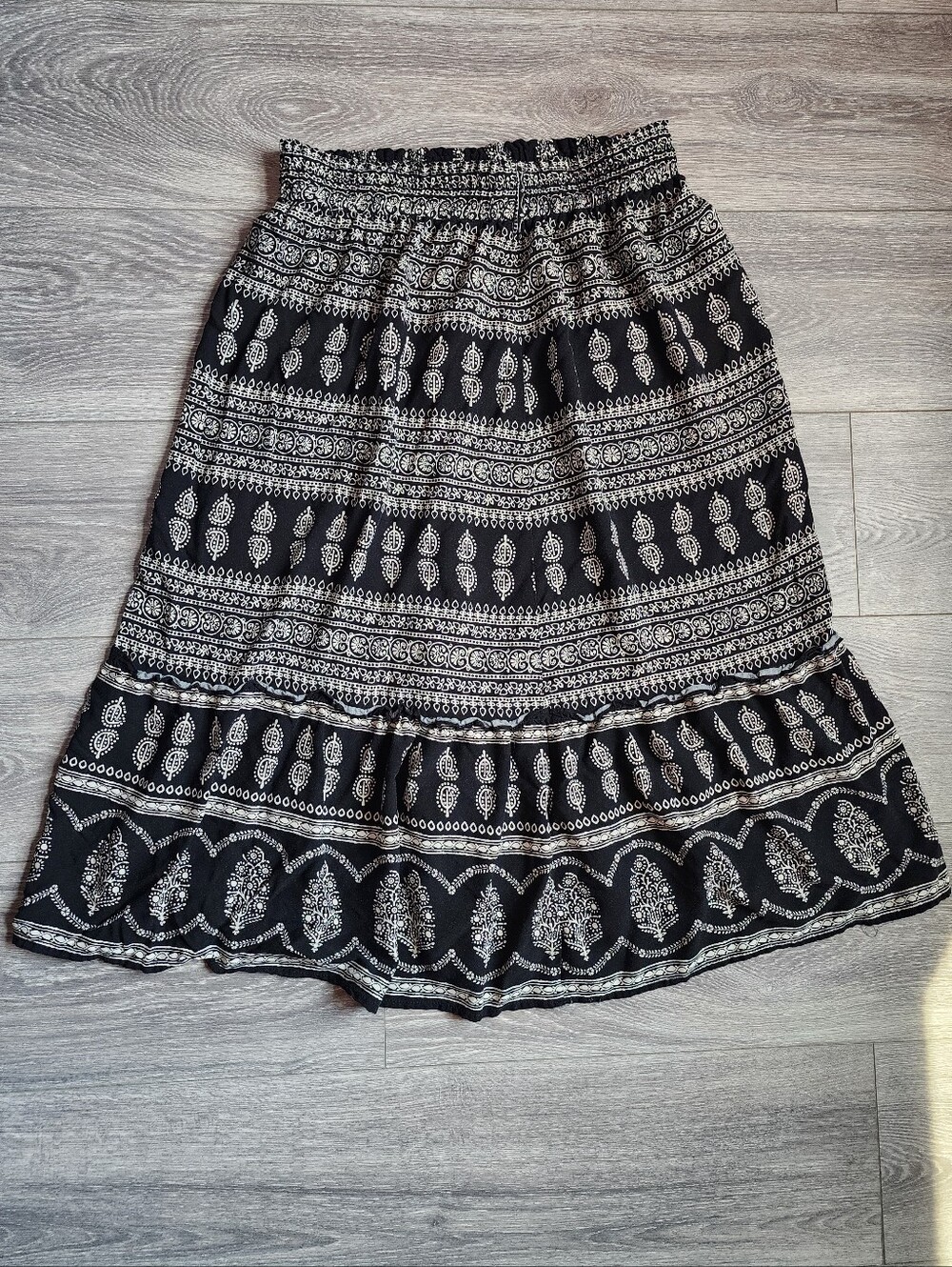 Nicole Miller Women's Large Black & Tan Boho Print Lightweight Midi Skirt